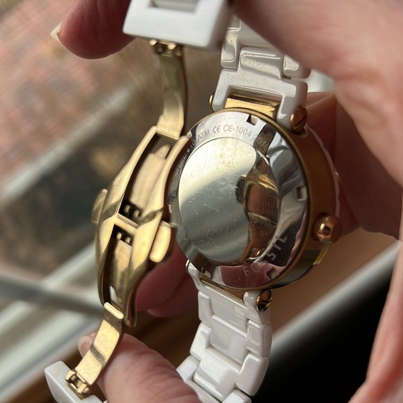 Fossil Watch - Picture 3 of 3